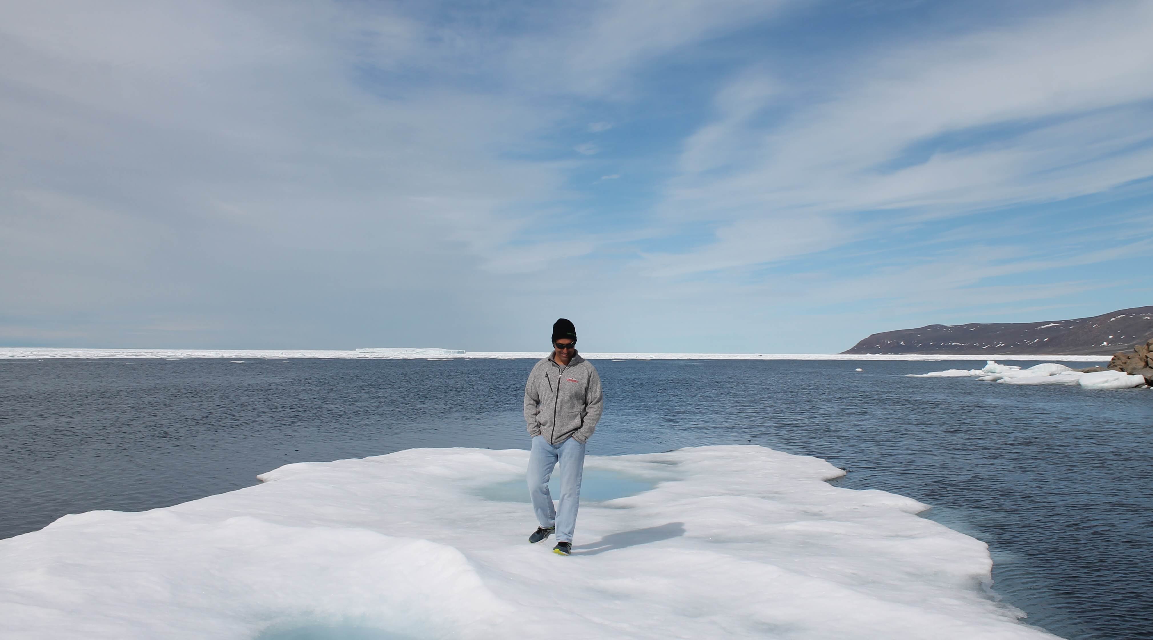 Walking on the ice - Sentinel North international phd school